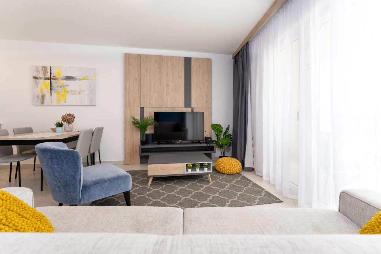 Superior Seaview Apt. With Pool Umag Exterior foto